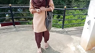 Indian College ungentlemanly outdoor sex video